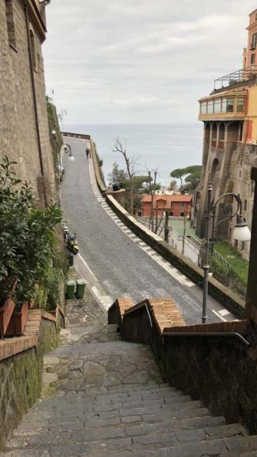 Rosy Monolocale Nel Centro Storico Di Torre Annunziata Di Fronte Scavi Oplontiアパートメント エクステリア 写真