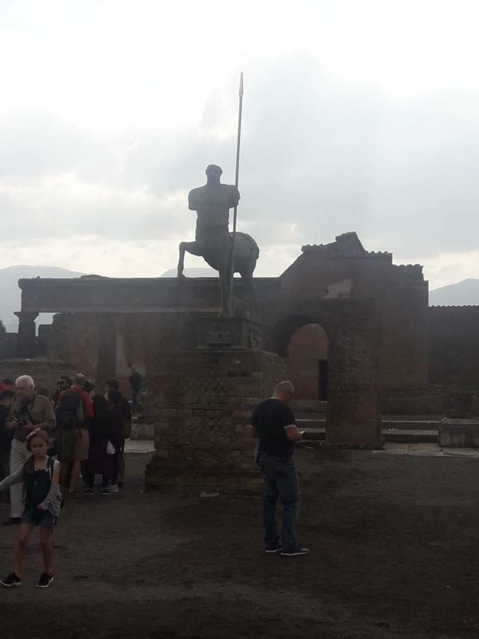 Rosy Monolocale Nel Centro Storico Di Torre Annunziata Di Fronte Scavi Oplontiアパートメント エクステリア 写真